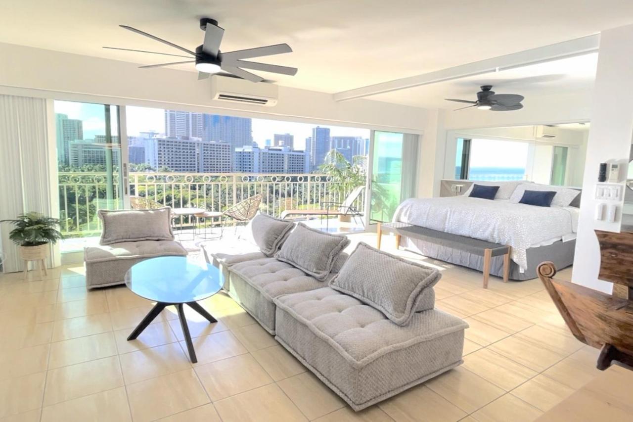 Waikiki Shore 1116 Beachfront Honolulu Bagian luar foto