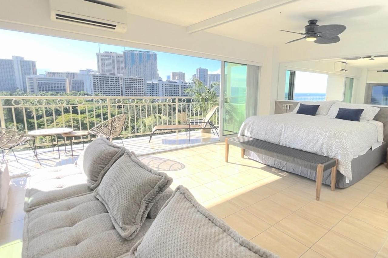 Waikiki Shore 1116 Beachfront Honolulu Bagian luar foto